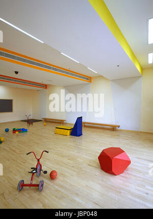 Innenansicht, Kinderspielzimmer. Victory Heights Grundschule, Dubai, Vereinigte Arabische Emirate. Architekt: R + D Studio, 2016. Stockfoto