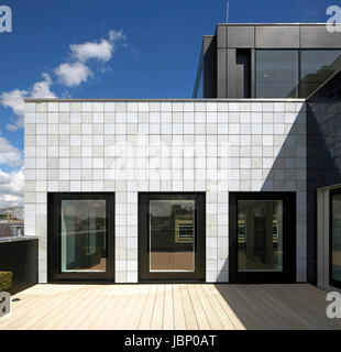 Terrasse auf dem Dach. 24 Saville Row, London, Großbritannien. Architekt: EPR Architekten Limited, 2017. Stockfoto