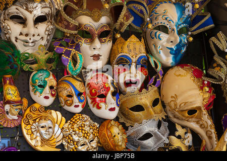 Venezianische Masken auf Verkauf in Budva, Montenegro Stockfoto