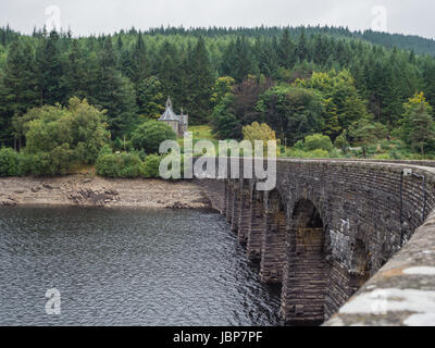 Einer der die Stauseen in der Elan-Tal in Wales, UK Stockfoto