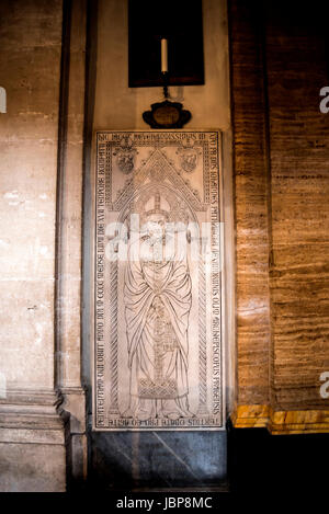 Santa Prassede in Rom ist eine kleine Kirche beherbergt eine angebliche Segment der Säule, worauf Jesus ausgepeitscht und gefoltert wurde Stockfoto