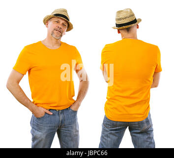 Foto von einem Mann Mitte vierzig ein leer orange t-Shirt. Bereit für Ihr Design oder Grafik. Stockfoto