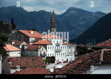 Die Altstadt von Persat in der inneren Bucht von Kotor in Montenegro Im Balkan bin Mittelmeer in Europa. Stockfoto