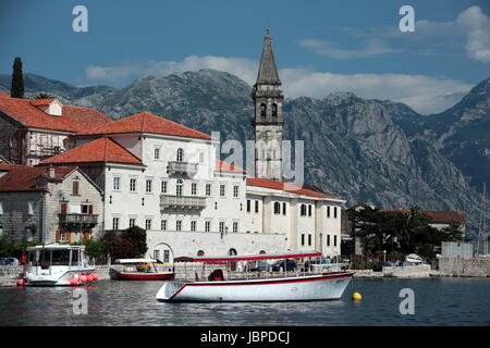 Die Altstadt von Persat in der inneren Bucht von Kotor in Montenegro Im Balkan bin Mittelmeer in Europa. Stockfoto