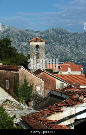 Die Altstadt von Persat in der inneren Bucht von Kotor in Montenegro Im Balkan bin Mittelmeer in Europa. Stockfoto