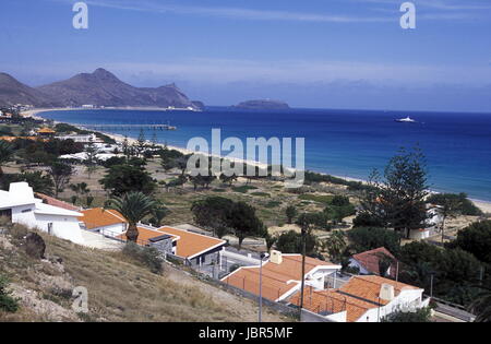 Das Dorf Vila Baleira Auf der Insel Porto Santo Bei der Insel Madeira Im Atlantischen Ozean, Portugal. Stockfoto