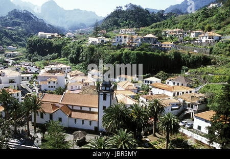 Das Dorf Sao Vicente der Nordkueste Auf der Blumeninsel Madeira, Portugal. Stockfoto