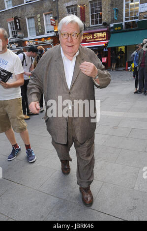 London, Großbritannien. Juni 2017. Alan Parker, englischer Regisseur, sah bei seiner Ankunft im Prince Charles Cinema zur 30. Jahrestagsvorführung von „Angel Heart“. Quelle: Alamy Live News Stockfoto