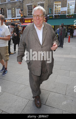 London, Großbritannien. Juni 2017. Alan Parker, englischer Regisseur, sah bei seiner Ankunft im Prince Charles Cinema zur 30. Jahrestagsvorführung von „Angel Heart“. Quelle: Alamy Live News Stockfoto