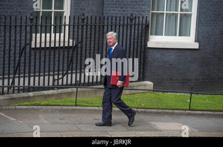 Downing Street, London, UK. 12 Juni, 2017. Minister der Regierung kommen in Downing Street vor der ersten Sitzung des neuen Parlaments hing konservative Regierung von PM Theresa May seit der Bundestagswahl. Im Oktober 2017 Sir Michael Fallon trat als Verteidigungsminister. Credit: Malcolm Park/Alamy Leben Nachrichten. Stockfoto