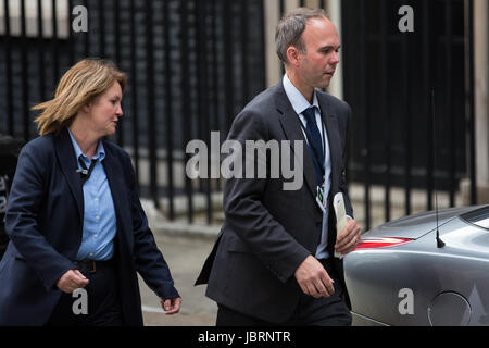 London, UK. 12. Juni 2017. Gavin Barwell, Theresa Mai neuer Chef des Stabes, bereitet sich auf 10 Downing Street in der Premierminister Auto, sie erscheinen vor dem Ausschuss 1922 der Hinterbänkler konservative MPs Credit begleiten lassen: Mark Kerrison/Alamy Live News Stockfoto