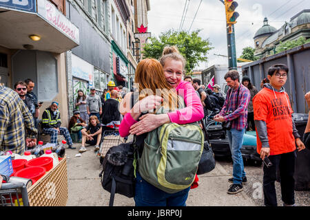 Vancouver, British Columbia. 12 Jun, 2017. Zwangsräumung Tag, Balmoral Hotel, DTES, Vancouver, British Columbia, Kanada. Stockfoto