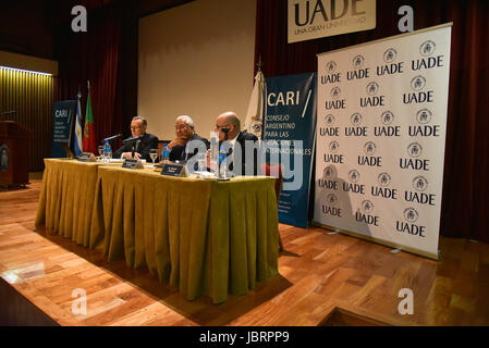 Buenos Aires, Argentinien. 12 Juni 2017. Premierminister von Portugal Antonio Costa während einer Konferenz der argentinischen Rat für internationale Beziehungen oder CARI in Buenos Aires, Argentinien. Stockfoto