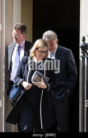 London, UK. 12. Juni 2017. Amber Rudd MP, Secretary Of State for Home Department, Jeremy Wright QC MP, Attorney General und Brandon Lewis MP, Minister of State verlassen 10 Downing Street folgt die erste Sitzung des neu gebildeten Kabinett von Theresia Mays Minderheit konservativen Regierung. Bildnachweis: Mark Kerrison/Alamy Live-Nachrichten Stockfoto