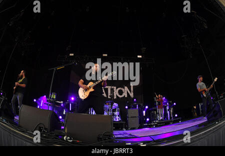 Portsmouth, VIRGINIA, USA. 11. Juni 2017. IRATION verbindet Dub, Rock und Reggae für die Leute von der PORTSMOUTH-Pavillon in PORTSMOUTH, VIRGINIA am 11. Juni 2017. © Jeff Moore 2017 Credit: Jeff Moore/ZUMA Draht/Alamy Live-Nachrichten Stockfoto