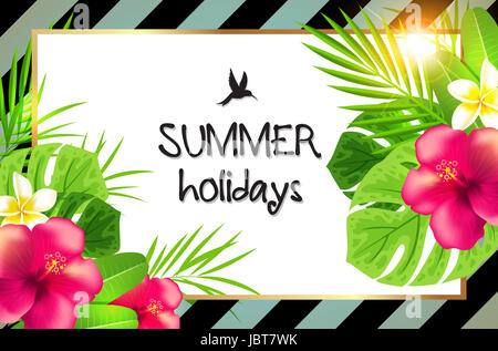 Sommer tropischen Hintergrund mit grünen Palmblättern und roten Blüten. Sommer-Urlaub-Schriftzug. Retro-gestreiften Hintergrund. Stockfoto