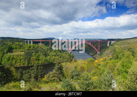 Frankreich, Cantal (15), Ruynes-En-Margeride, Viaduc de Garabit Sur Les gorges De La Truyère / / Frankreich, Cantal, Ruynes En Margeride, Garabit-Viadukt über Stockfoto