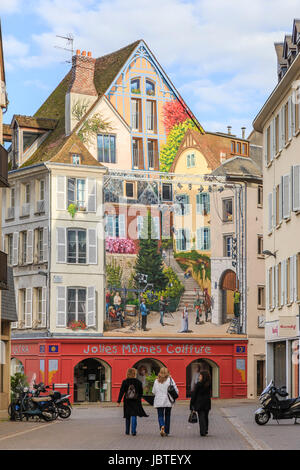 Frankreich, Eure-et-Loir (28), Chartres, Fassade de Maison Peinte En Trompe-l ' Rue du Maréchal de Lattre de Tassigny / / Frankreich, Eure et Loir, Chartres, Stockfoto