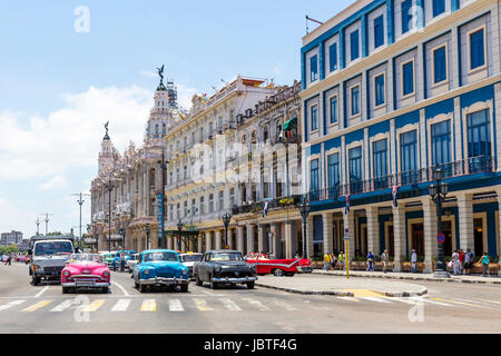 Havanna-Kuba-Auto, Havanna Kuba Autos, Autos von Havanna, Kuba Havanna Autos, Havanna, Kuba, kubanische Autos, Alt-Havanna, Parque central Havanna-Kuba Stockfoto