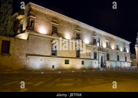 Parador-Hotel in der Nacht in Ubeda, Jaen, Spanien Stockfoto