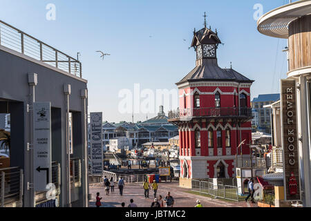 Uhrturm am Waterfront von Kapstadt am späten Nachmittag Stockfoto