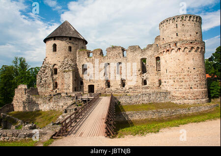 Ruinen der Burg in der Stadt von Cesis war eine Residenz des Livländischen Ordens (Kreuzritter) im Mittelalter, Lettland Stockfoto