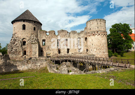 Ruinen der Burg in der Stadt von Cesis war eine Residenz des Livländischen Ordens (Kreuzritter) im Mittelalter, Lettland Stockfoto