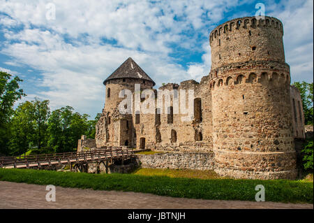 Ruinen der Burg in der Stadt von Cesis war eine Residenz des Livländischen Ordens (Kreuzritter) im Mittelalter, Lettland Stockfoto