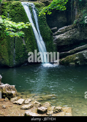 Janets Foss Wasserfall auf Gordale Beck in der Nähe von Malham North Yorkshire England Stockfoto