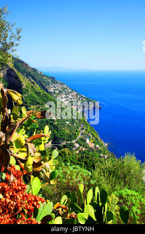 Amalfi-Küste, Halbinsel von Sorrent, Kampanien, Golf von Salerno, Italien. Stockfoto