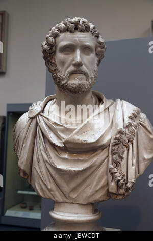 Antoninus Pius (138-161 n. Chr.) in Militär zu kleiden. Etwa 140 N.Chr. Von Haus von Jason Mangus, Büste. Kyrene, Nord-Afrika. British Museum. London. Stockfoto