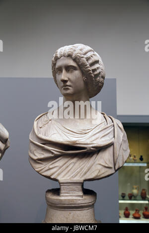 Büste einer römischen Frau. Ca. 160-170 n. Chr.. Mitglied der kaiserlichen Familie. British Museum. London. VEREINIGTES KÖNIGREICH. Stockfoto