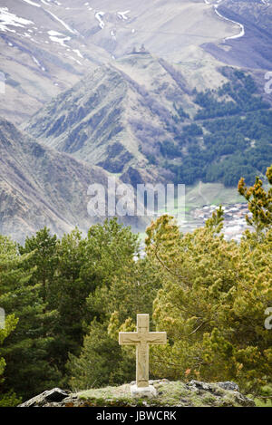 Georgien, 14. Jh. zurGergeti Trinity Church (Tsminda Sameba) Holy Trinity Church in der Nähe des Dorfes zurGergeti Stockfoto