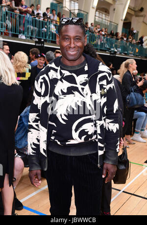 David Harewood bei Vivienne Westwood zeigen im Rahmen der London Fashion Kollektionen Männer 2018. PRESSEVERBAND Foto. Bild Datum: Montag, 12. Juni 2017. Bildnachweis sollte lauten: Ian West/PA Wire Stockfoto