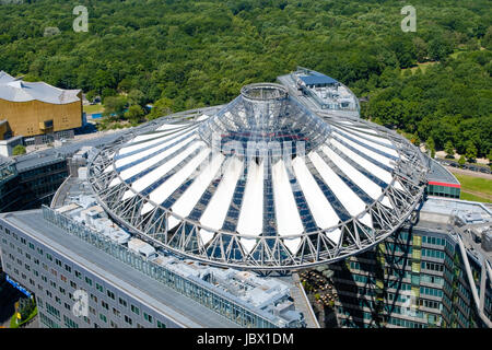 Berlin, Deutschland - 9. Juni 2017: Dach des Sony Centers am Potsdamer Platz in Berlin, Deutschland. Stockfoto