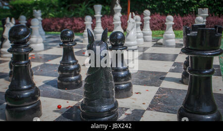 Riesen-Schach-Spiel im park Stockfoto