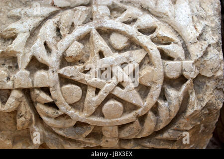 Architektur-Details an den Ruinen der alten Synagoge von Kafarnaum an der archäologischen Stätte Kafarnaum, Israel Stockfoto