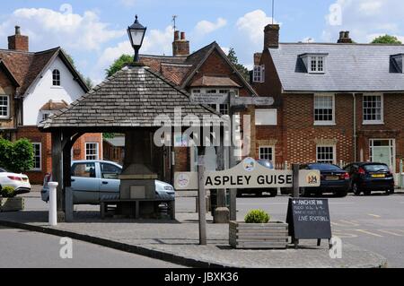 Schutz auf dem Platz. Aspley Guise, Bedfordshire Stockfoto