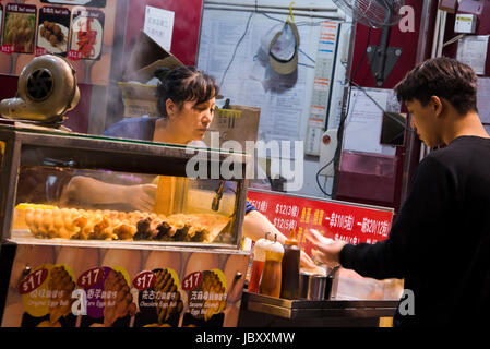 Horizontal-vertikal-Square Blick in Hong Kong, China. Stockfoto