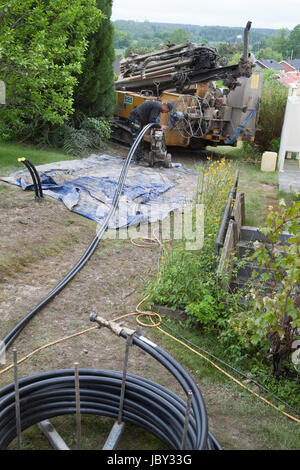 Geothermie 2017 Berg Hitze im Villa Garten Brunnen bohren sind beladen mit Kühlflüssigkeit Stockfoto