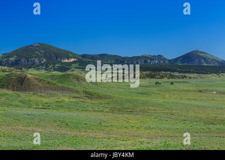 wenig Rocky Mountains über die Prärie in der Nähe von schlichteten, montana Stockfoto