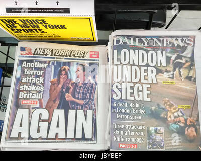 New York-Tabloid-Zeitungen auf Sonntag, 4. Juni 2017 Berichten der vergangenen Nacht Terroranschlag in London, UK, London Bridge und in der Umgebung die 6 Tote und 48 verletzt... (© Richard B. Levine) Stockfoto