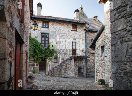 Frankreich, Cantal (15), Marcolès, Intérieur du Village Médiéval / / Frankreich, Cantal, Marcoles, innerhalb des mittelalterlichen Dorfes Stockfoto