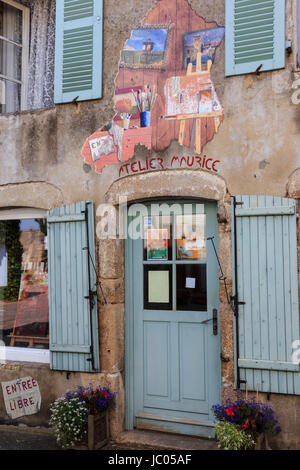 Frankreich, Allier (03), Châtel-Montagne, Atelier de Peintre Dans le Village / / Frankreich, Allier, Chatel Montagne, Maler-Workshop im Dorf Stockfoto