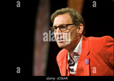 Tony Adams ehemalige Arsenal & England Fußballer sprechen auf der Bühne auf der jährlichen Hay Festival der Literatur und Künste 2017 Hay-on-Wye powys England Wales Stockfoto