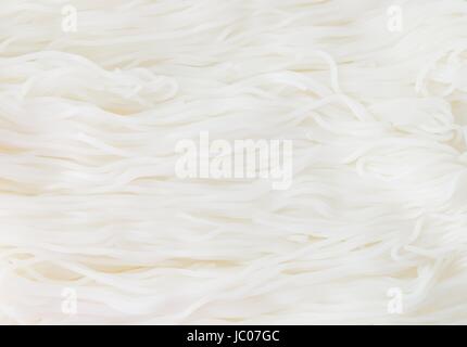 Thailändische Küche, Thai-Reis-Vermicelli oder Thai-Reisnudeln, in der Regel mit grünem Curry und rotem Curry gegessen. Stockfoto