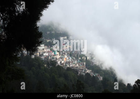 Blick auf die Stadt Darjeeling aus Observatory Hill, Darjeeling West Bengal Indien Stockfoto