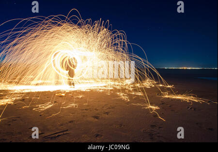 Funken in der Nacht Stockfoto