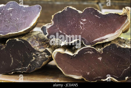 Fleisch Wurstwaren und getrockneten Rehe, Lebensmittelmarkt Stockfoto