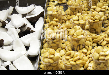 Süßen Lupinen in Food, Food und Verkauf Markt Stockfoto